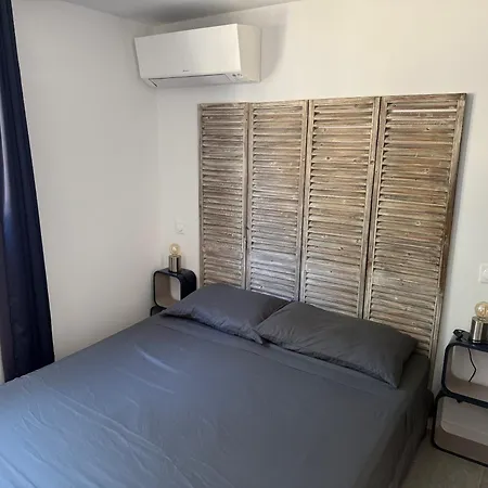 Les Oulivastres Апартаменты